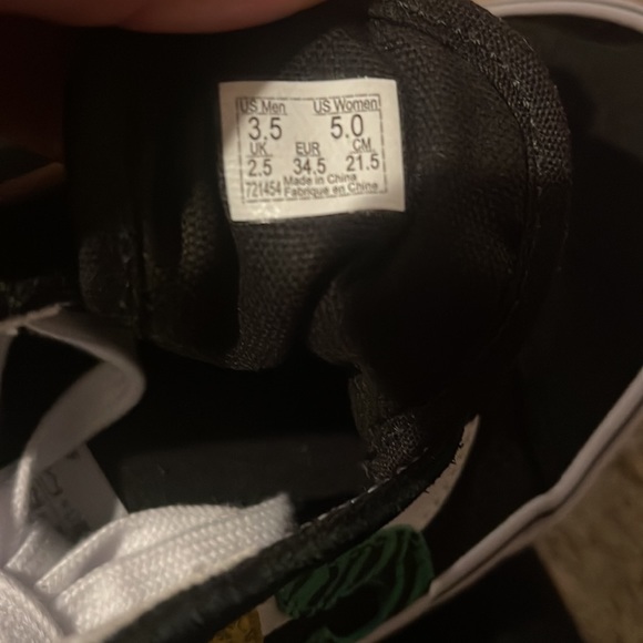 Vans - Picture 4 of 4